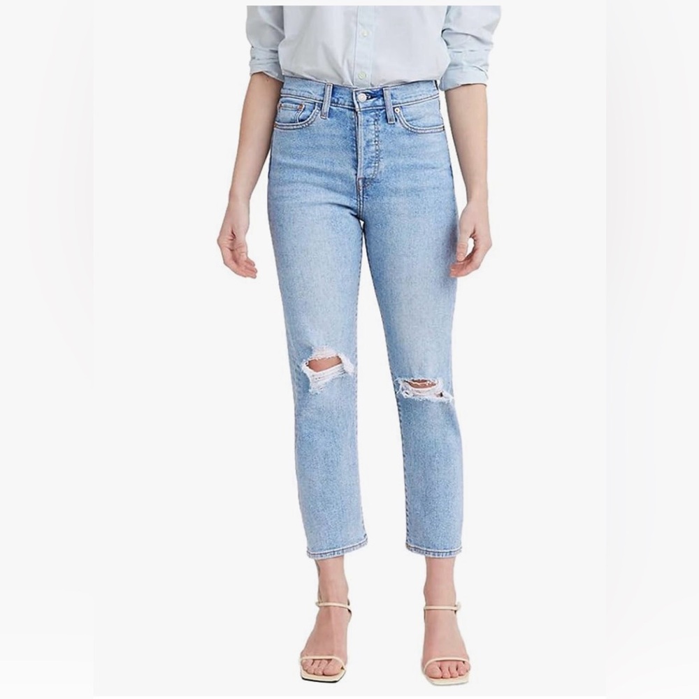 Levi’s Wedgie Straight Light Blue Jean Size 27